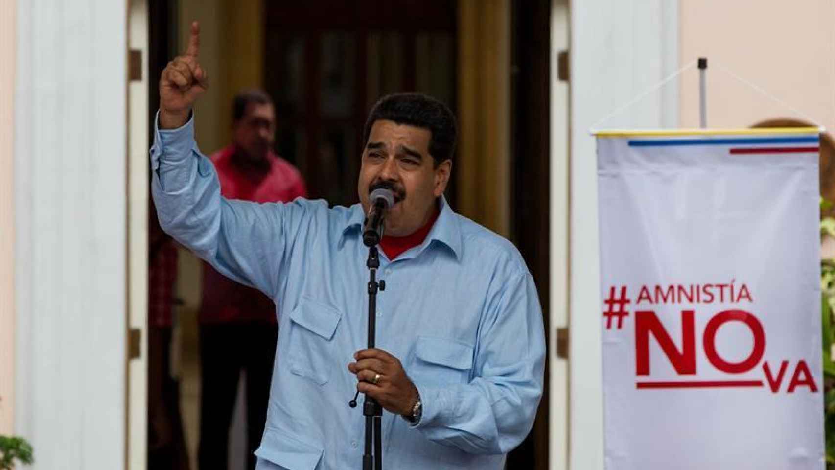 Maduro llama racista, basura corrupta y colonialista a Rajoy y le amenaza con Podemos