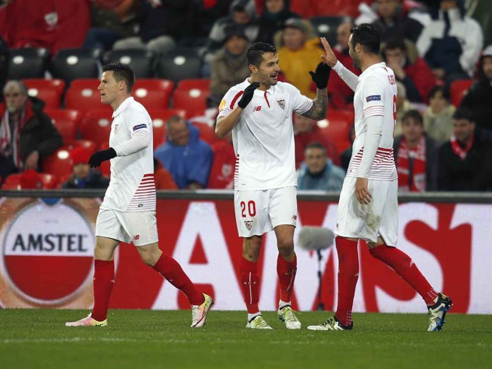 Iborra celebra el gol de la victoria del Sevilla en San Mamés.