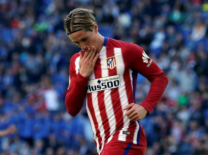 Fernando Torres celebra su gol contra el Espanyol.