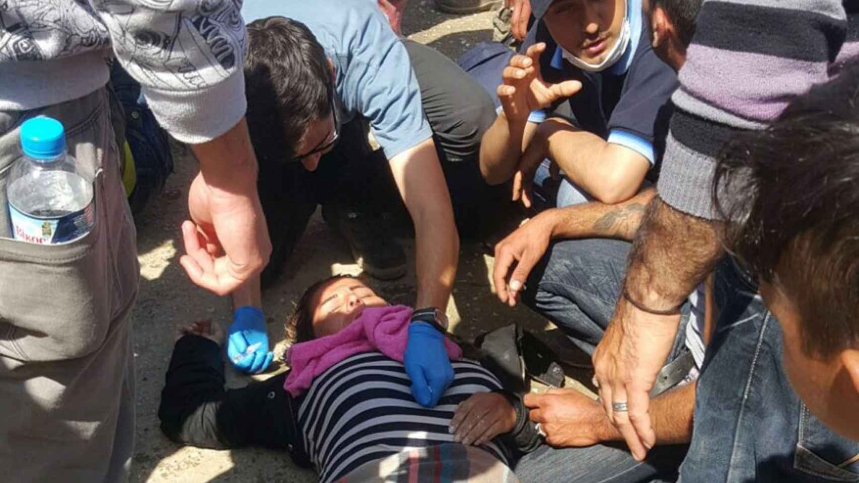 Uno de los refugiados, herido.
