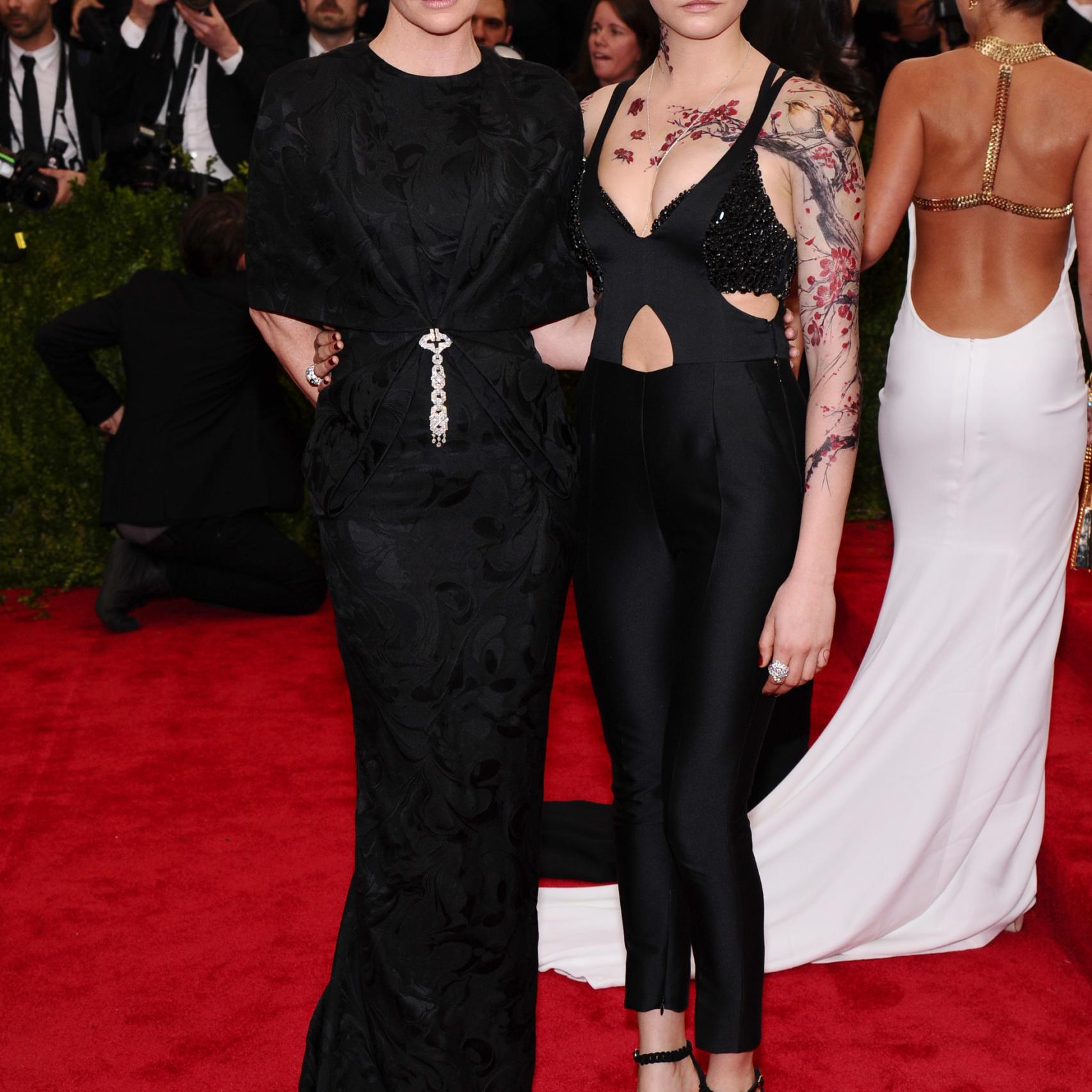 Stella McCartney y Cara Delevingne en la Gala del Met de 2015