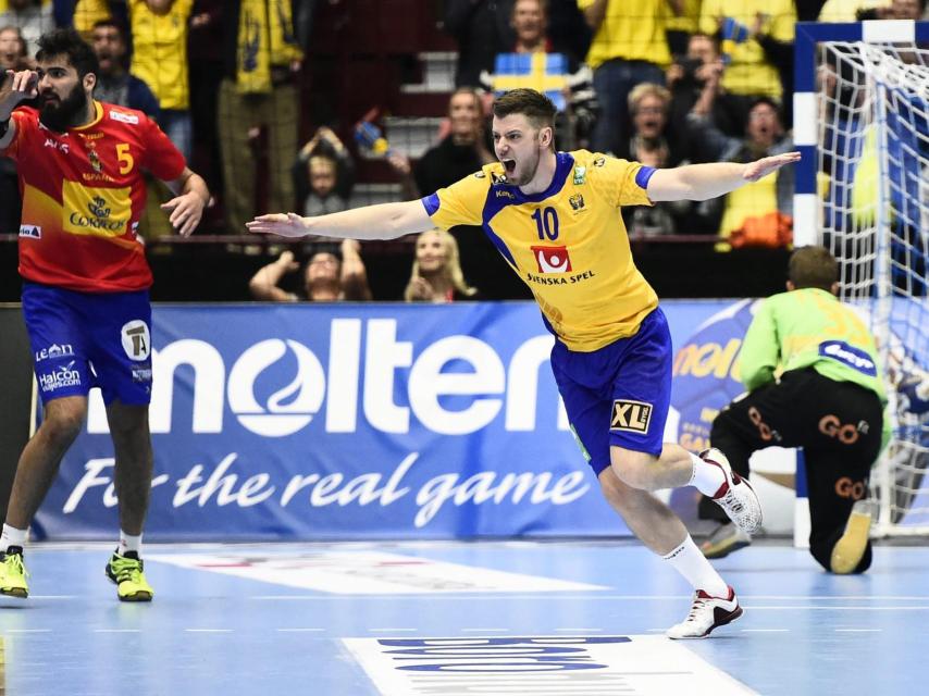 Ekberg celebra el gol que ha dejado a España sin Juegos en balonmano.