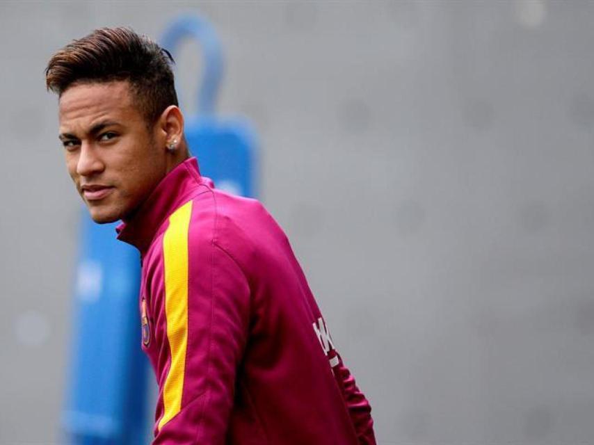 Neymar, durante el entrenamiento del Barcelona.