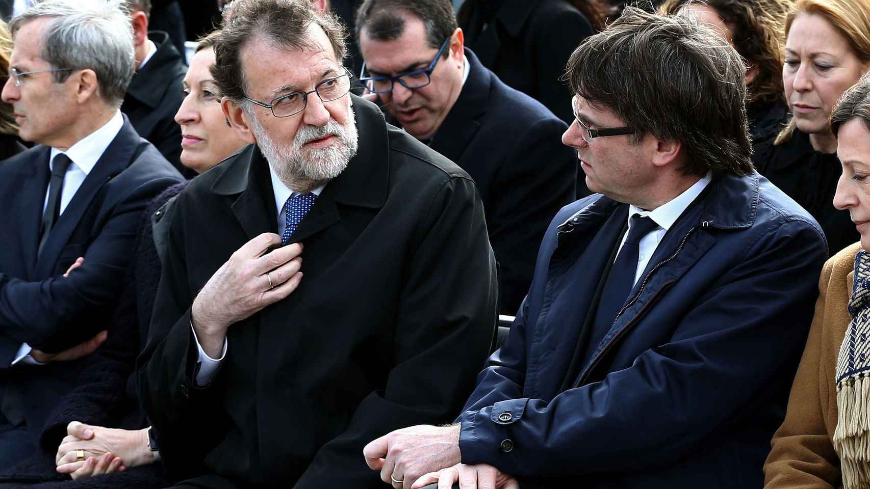 Mariano Rajoy y Carles Puigdemont en el acto celebrado en el aeropuerto de El Prat