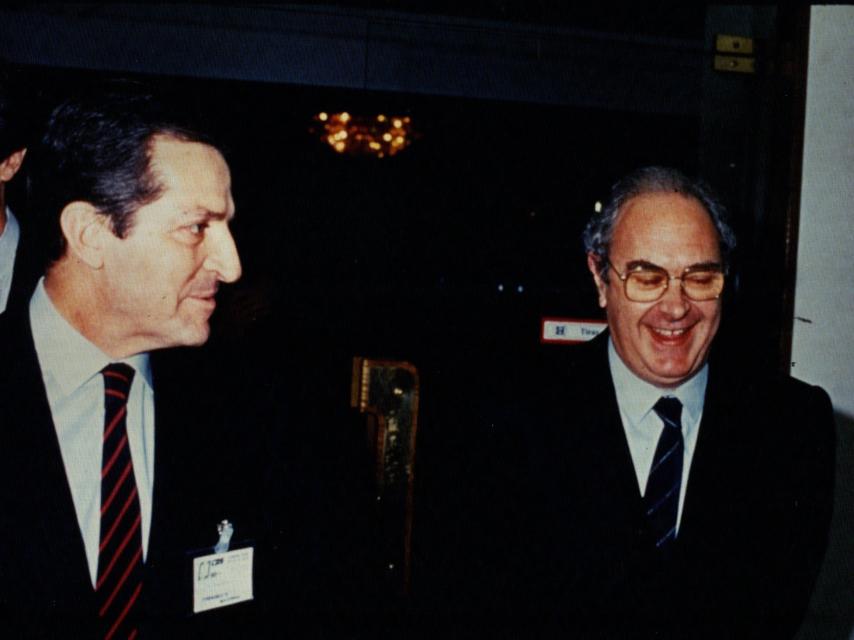 Adolfo Suárez y el líder de su equipo de comunicación política, José Luis Sanchis.