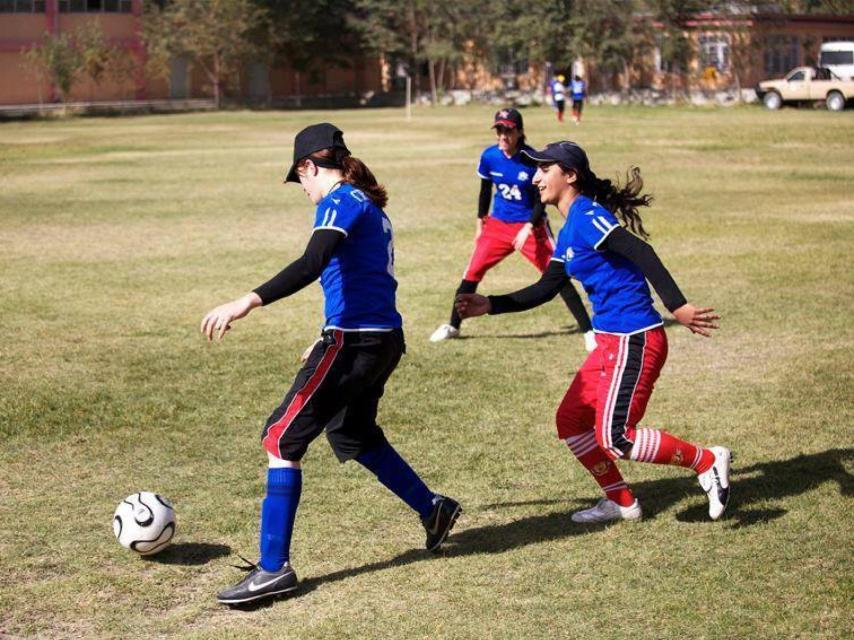 Khalida, a la derecha, durante un entrenamiento.