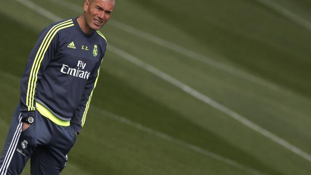 Zidane dirige el entrenamiento merengue.