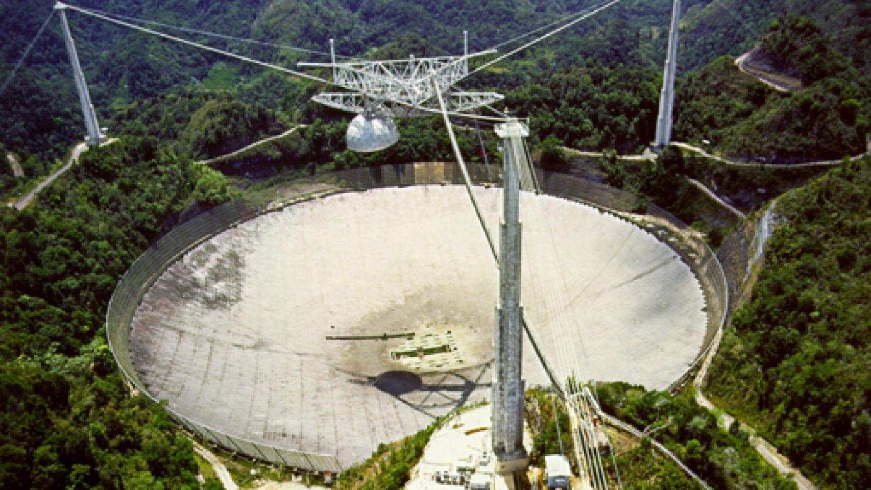 Image: Arecibo (1): El universo entre montañas