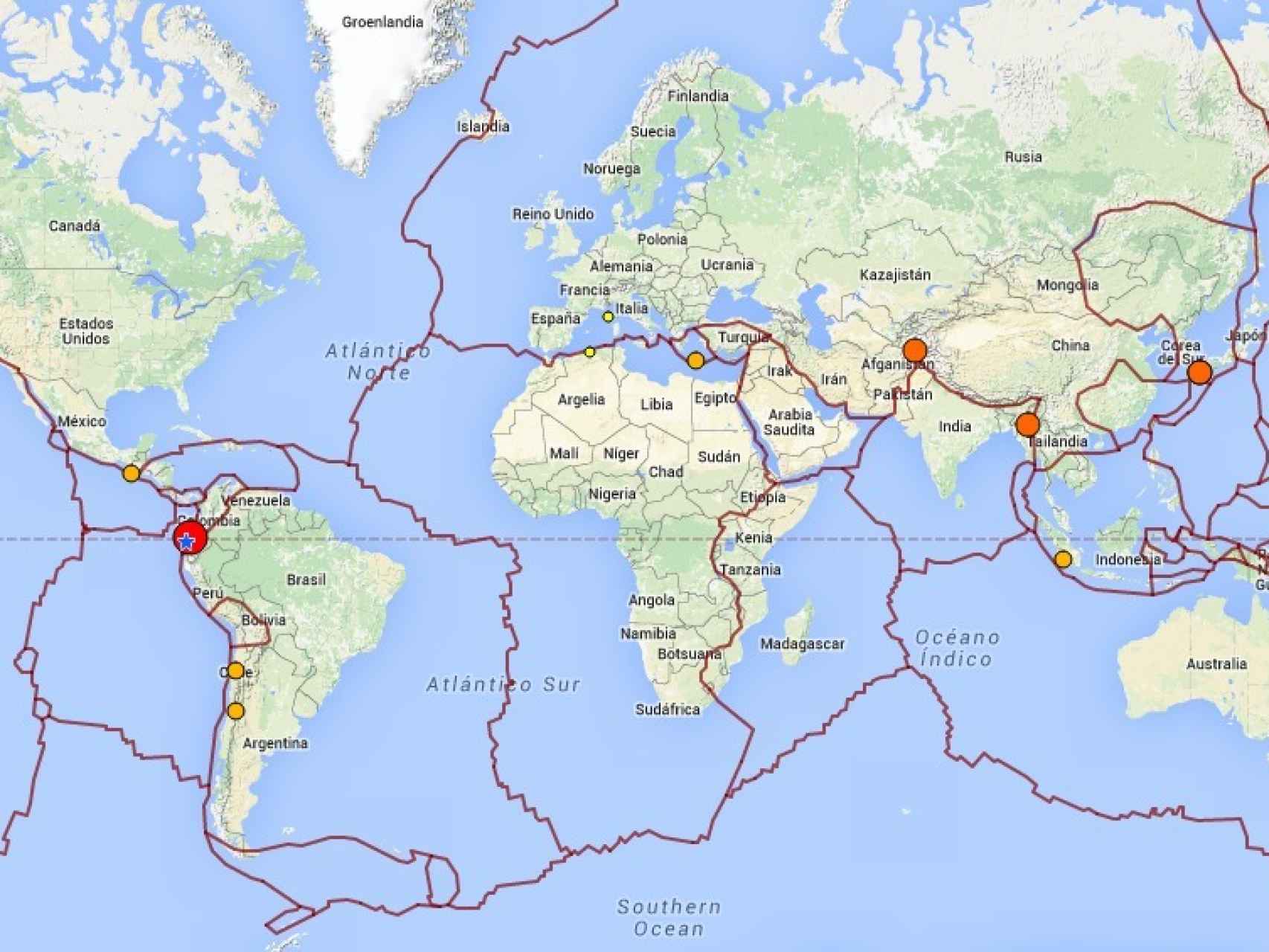 Mapa de los principales terremotos en las últimas 24 horas, con las placas tectónicas marcadas.