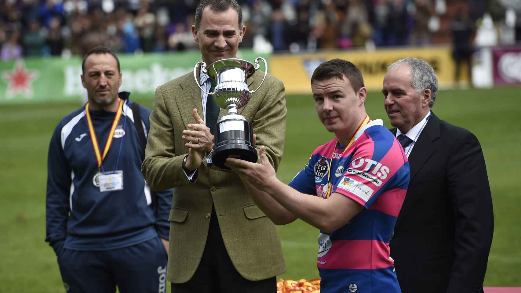 Felipe VI entregó en Valladolid la Copa del Rey de Rugby