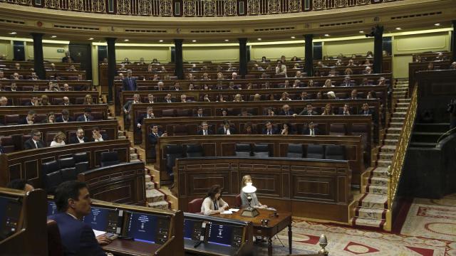 El banco azul, reservado al Gobierno, desierto durante la sesión de control.