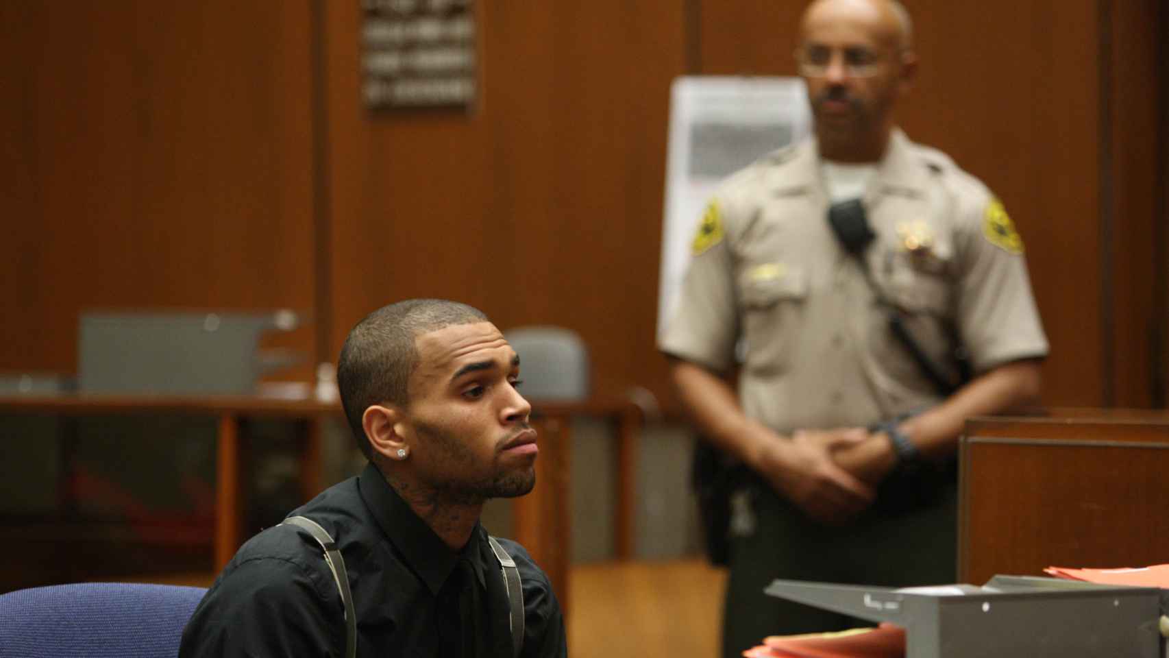 Chris Brown durant el juicio en el que fue condenado por maltrato a la cantante