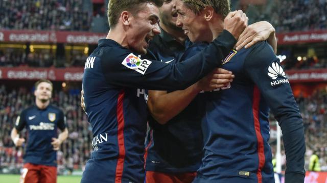 Fernando Torres celebra su gol en San Mamés.