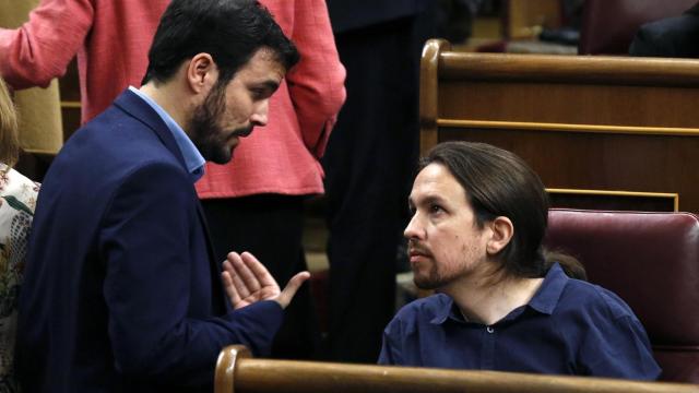 Alberto Garzón y Pablo Iglesias en el Congreso de los Diputados.