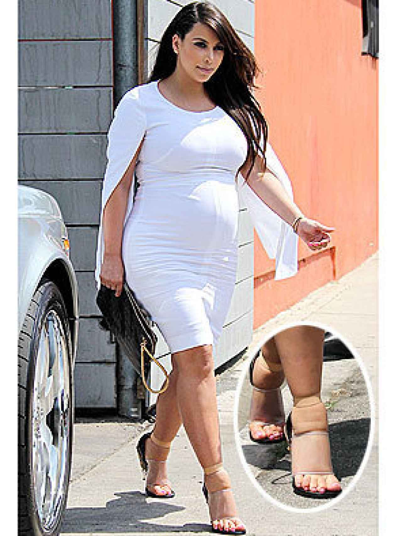 Kim Kardashian con los pies hinchados por las sandalias ajustadísimas y el embarazo