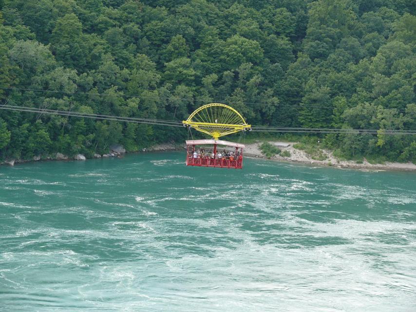 El teleférico español sobre las cataratas del Niágara.