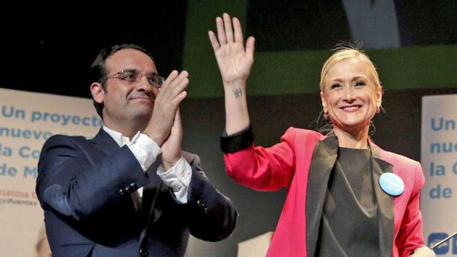 El diputado de la Asamblea de Madrid Daniel Ortiz junto a Cristina Cifuentes