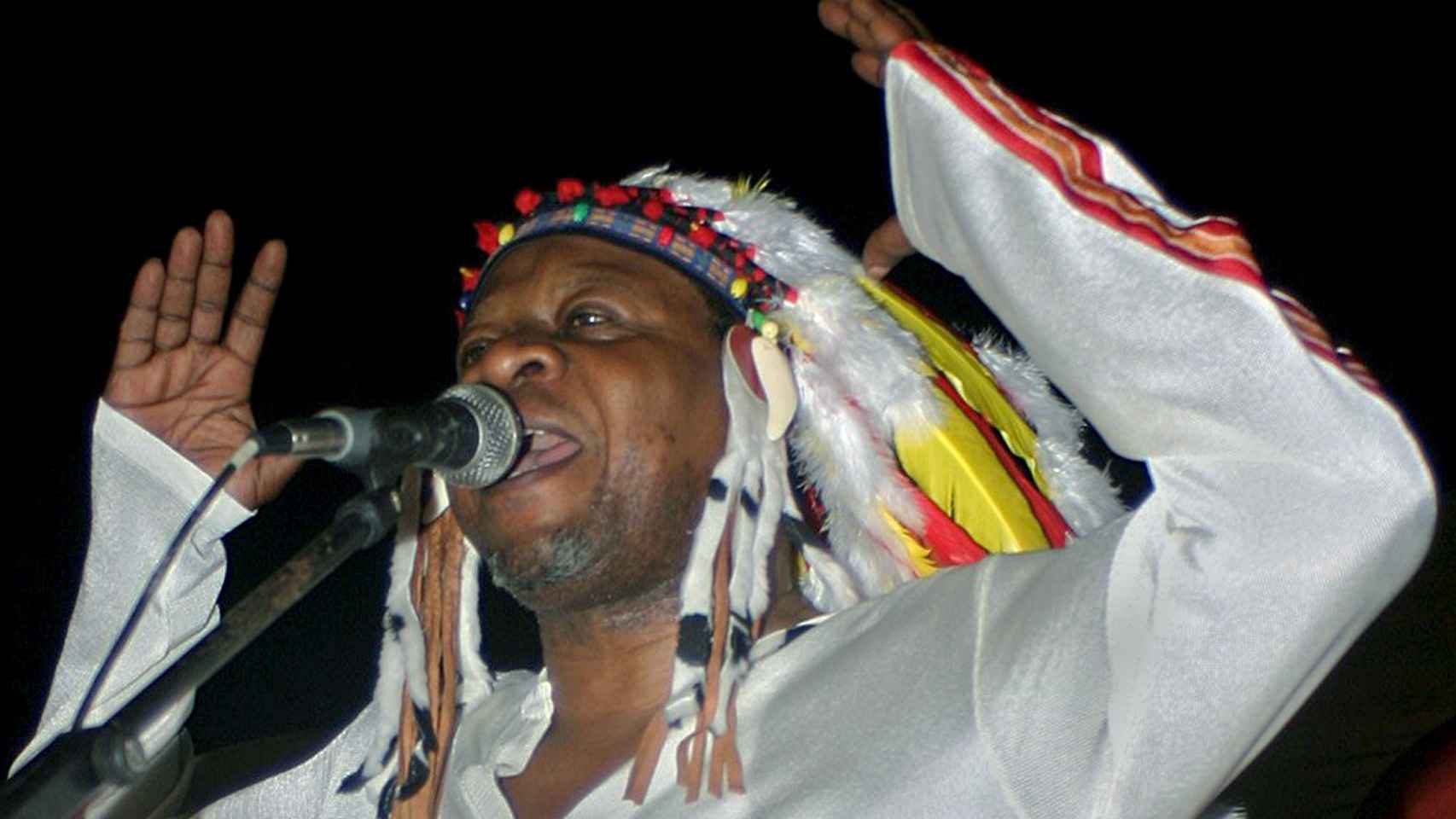 Papa Wemba, durante un concierto en 2004.