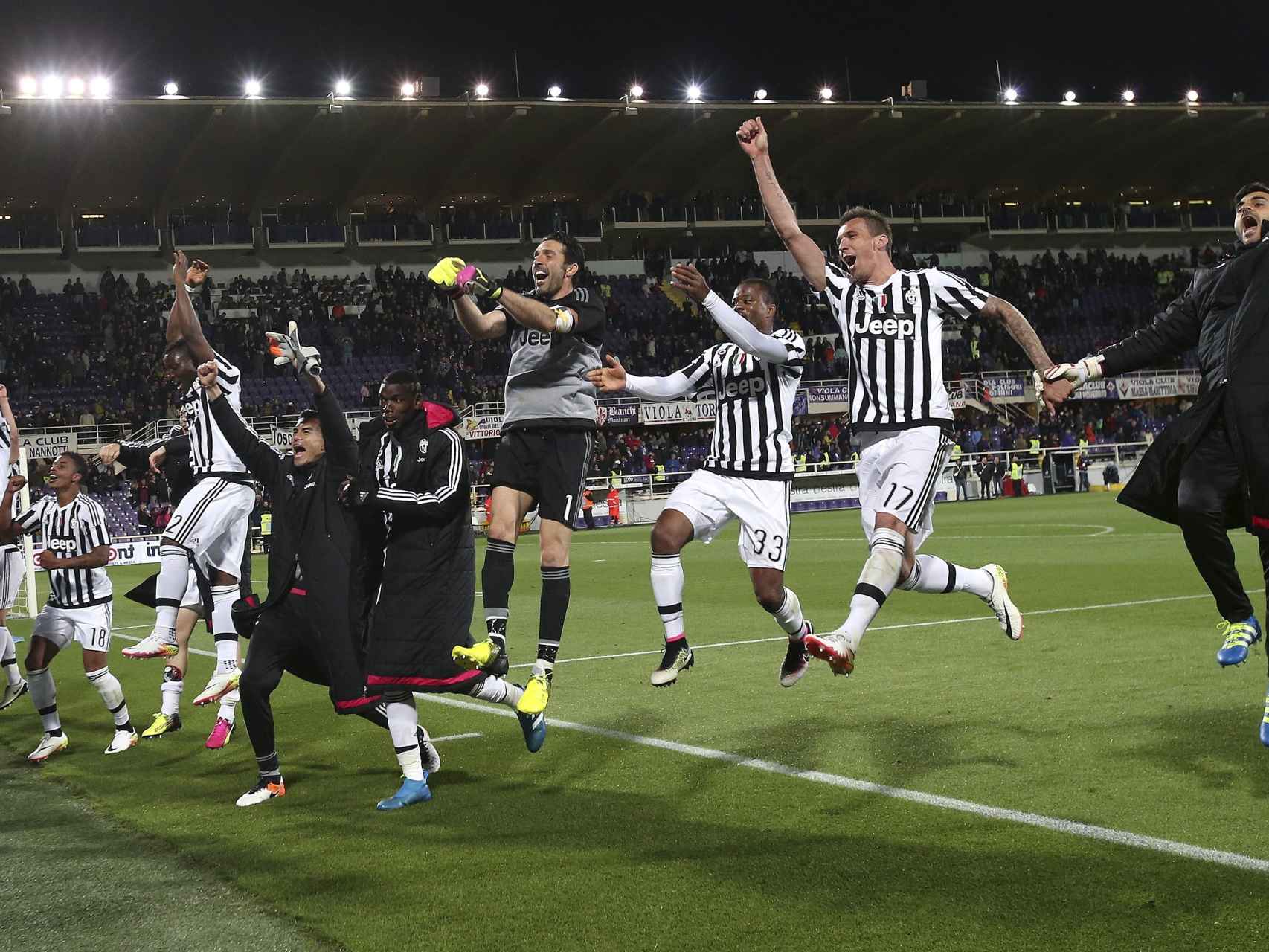 La Juventus celebra su victoria contra la Fiorentina