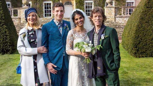 Jerry Hall y Mick Jagger con los novios James Jagger y Anoushka Sharma