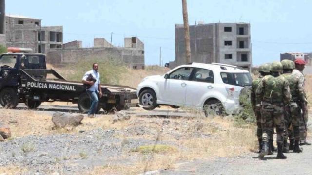 El coche donde han aparecido armas iguales a las utilizadas para el ataque.