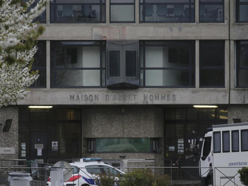 Entrada al pabellón de hombres en Fleury- Mérogis el día del ingreso de Abdeslam.