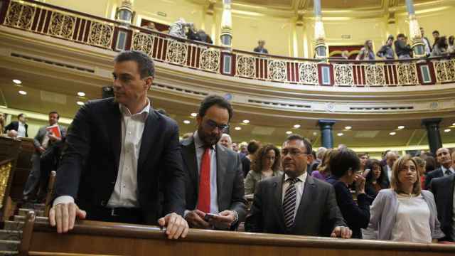 Sánchez y Chacón, este jueves en el último pleno de la legislatura en el Congreso.