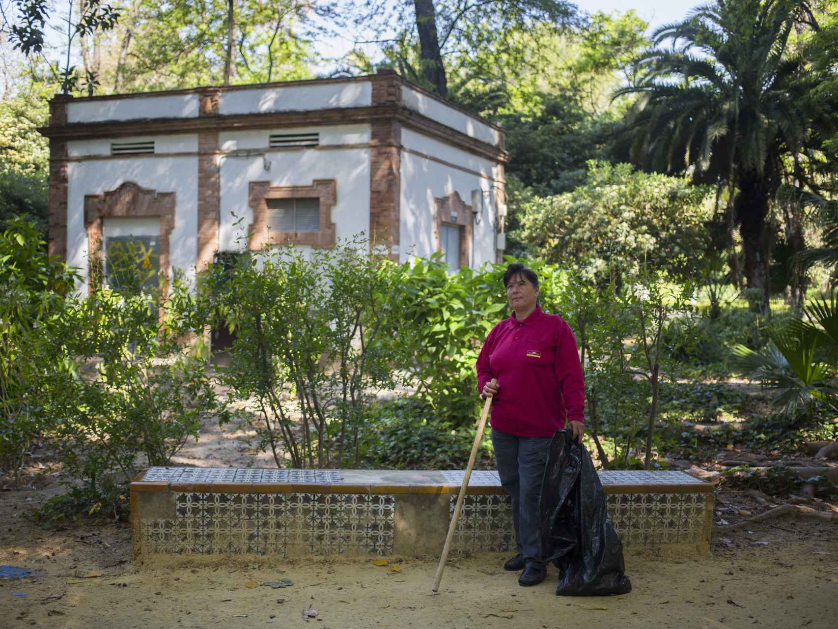 Carmen, con su pincho, en el Parque de María Luisa.