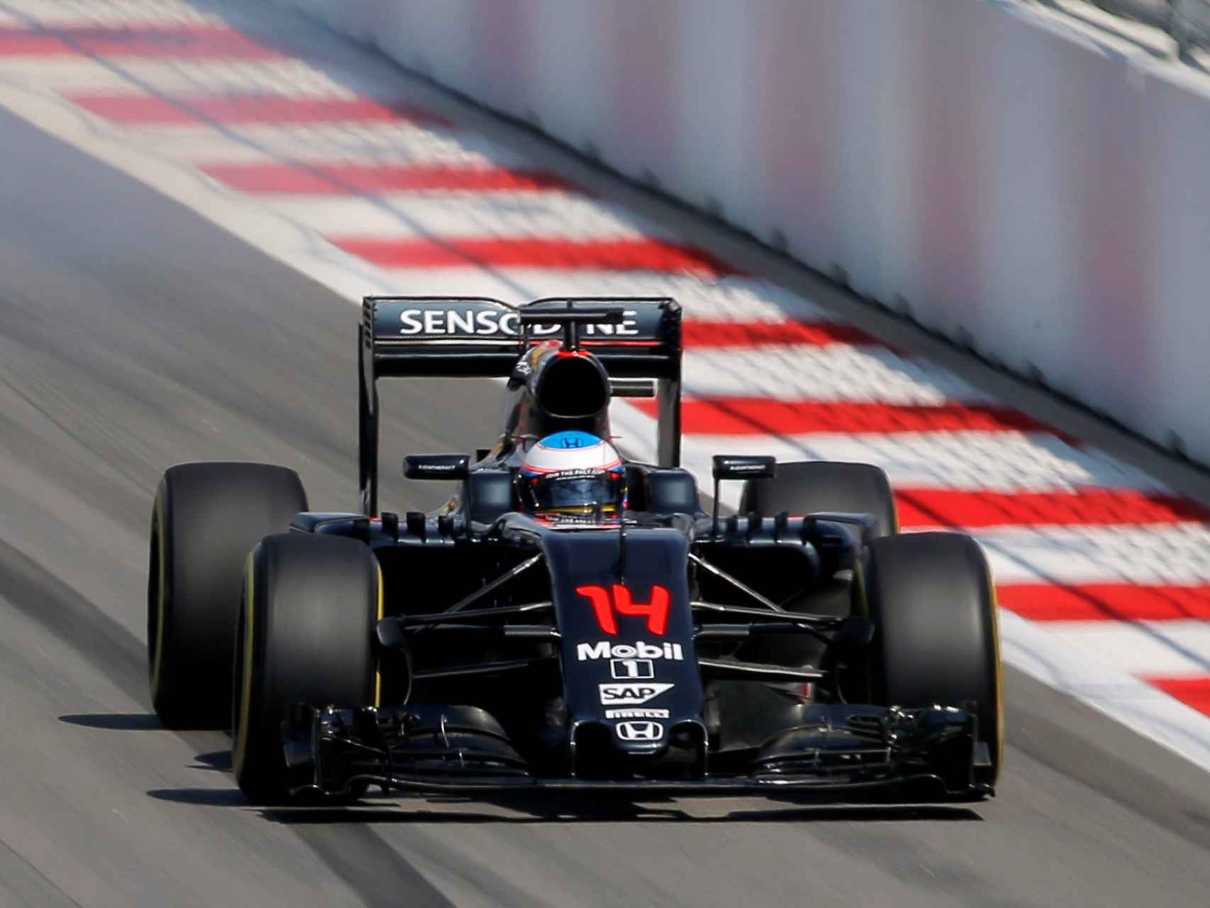 Fernando Alonso durante el Gran Premio de Rusia de Fórmula Uno.