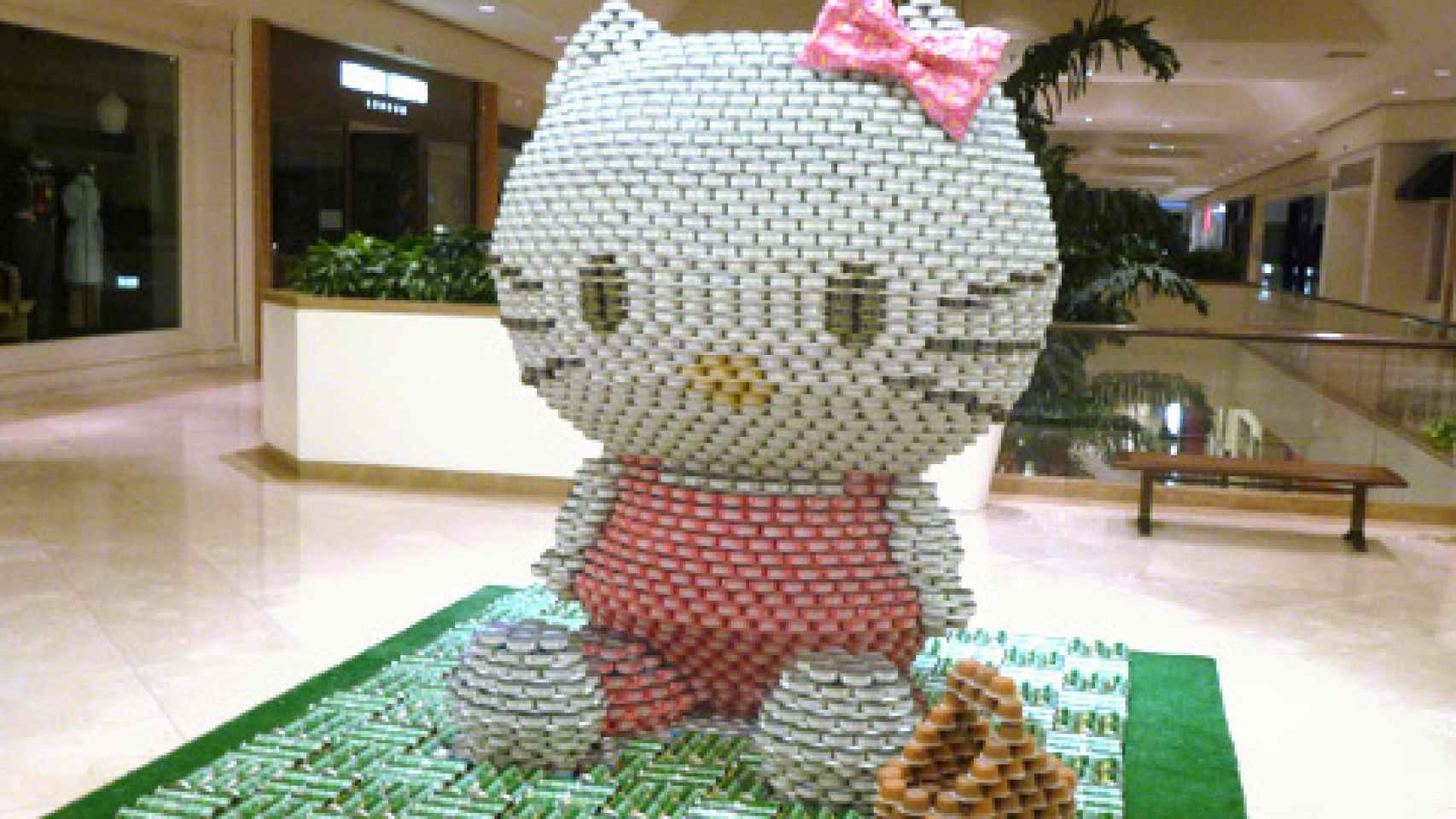 Hello Kitty, otro personaje popular hecho a base de estos peculiares ladrillos.