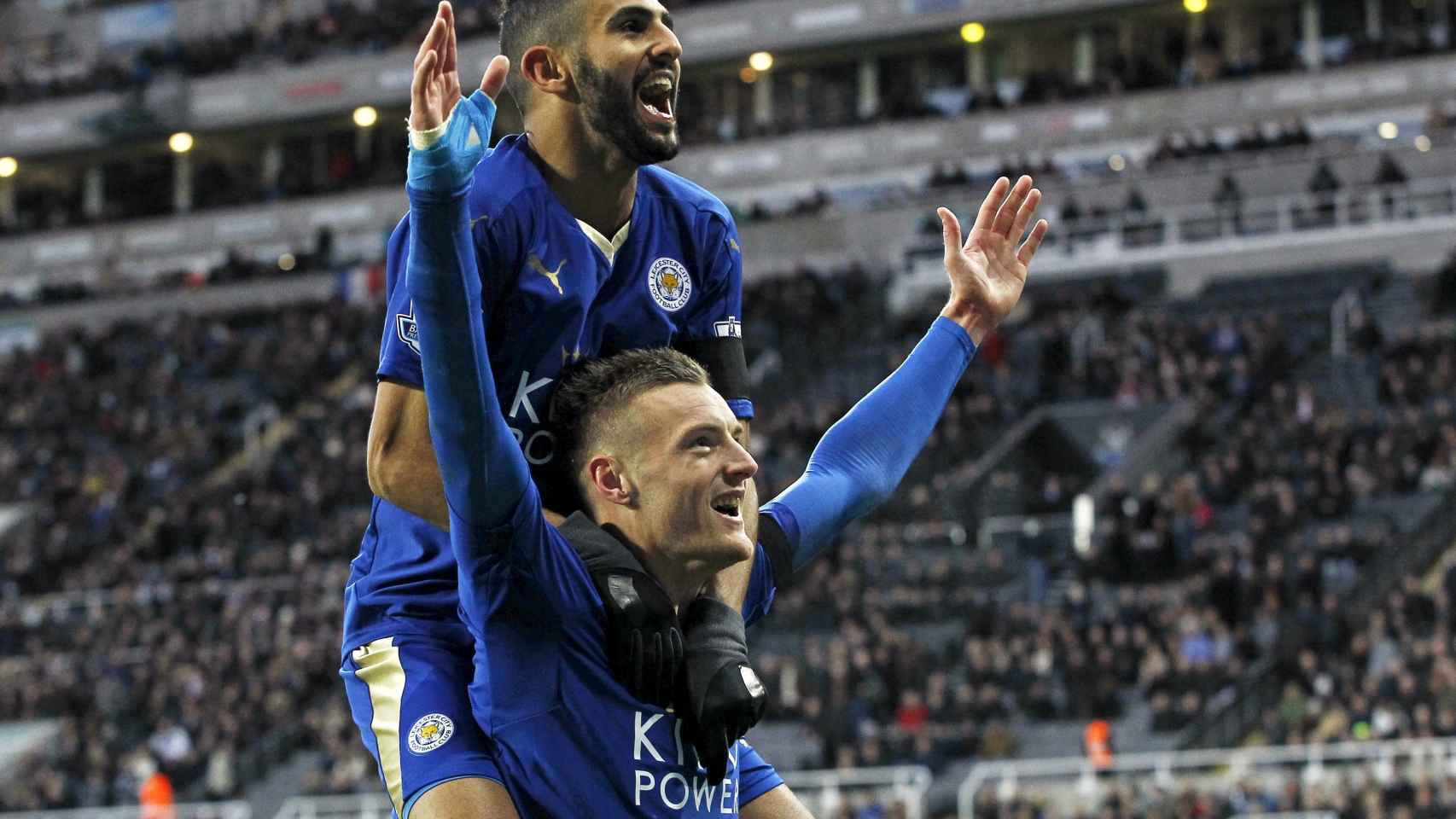 Vardy y Marhez celebran uno de sus muchos goles con el Leicester.