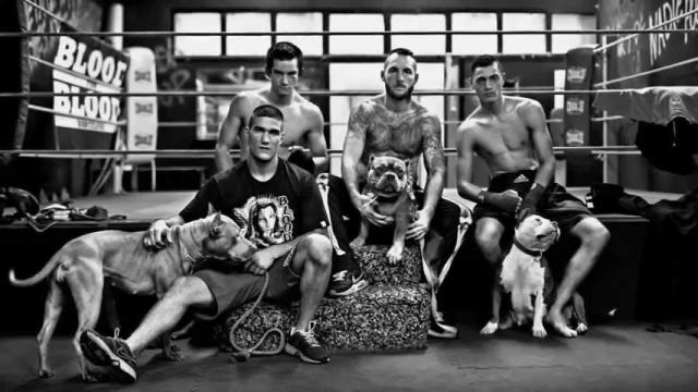 El 'Rey Chatarrero', en una imagen promocional en YouTube con varios de sus compañeros.