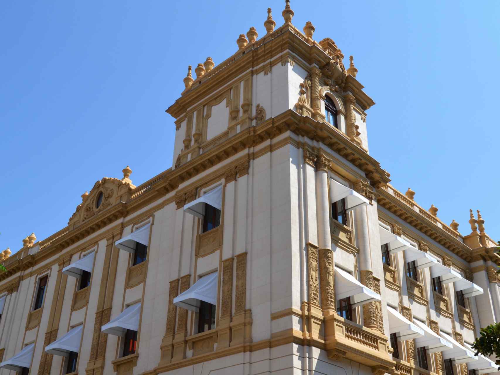 El Palacio Provincial de Alicante, sede de la Diputación Provincial de Alicante.