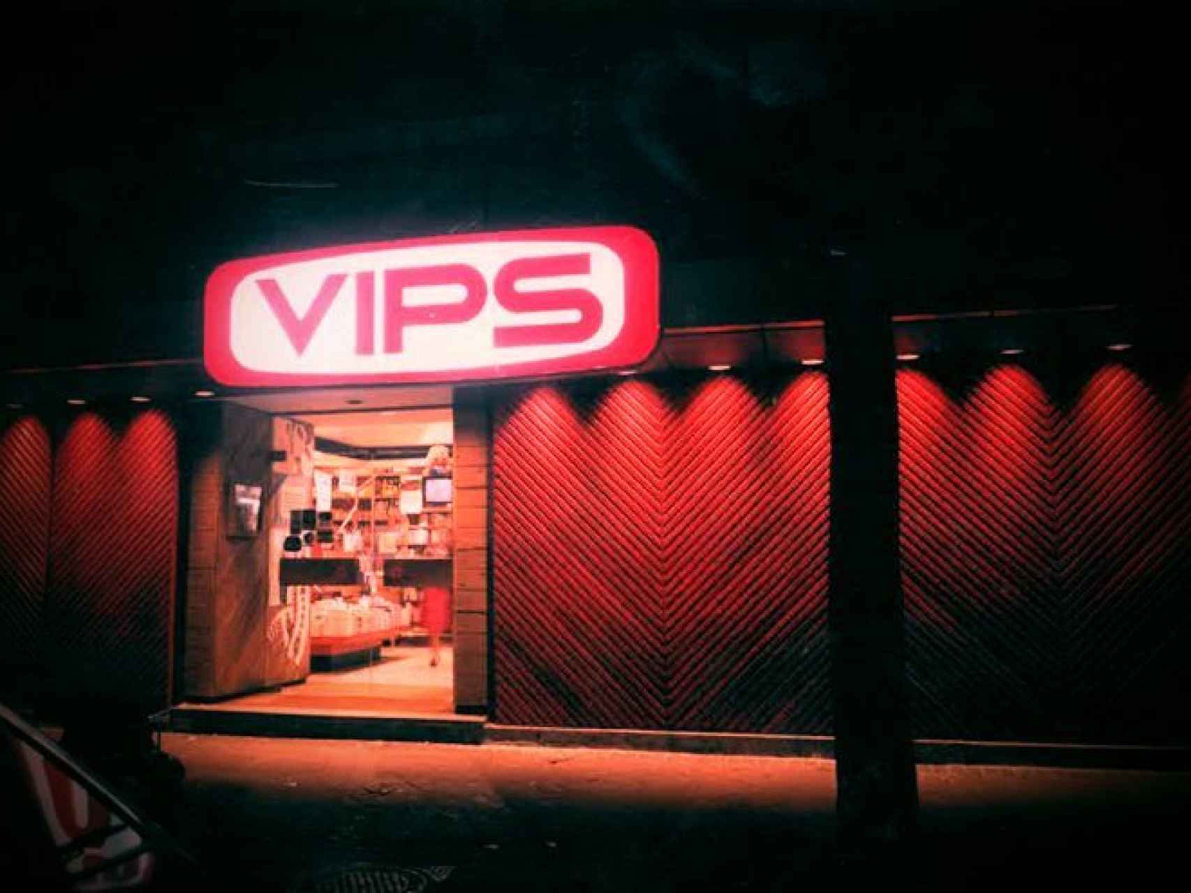 El primer VIPS abrió en Madrid en 1969 en la calle Julián Romea.