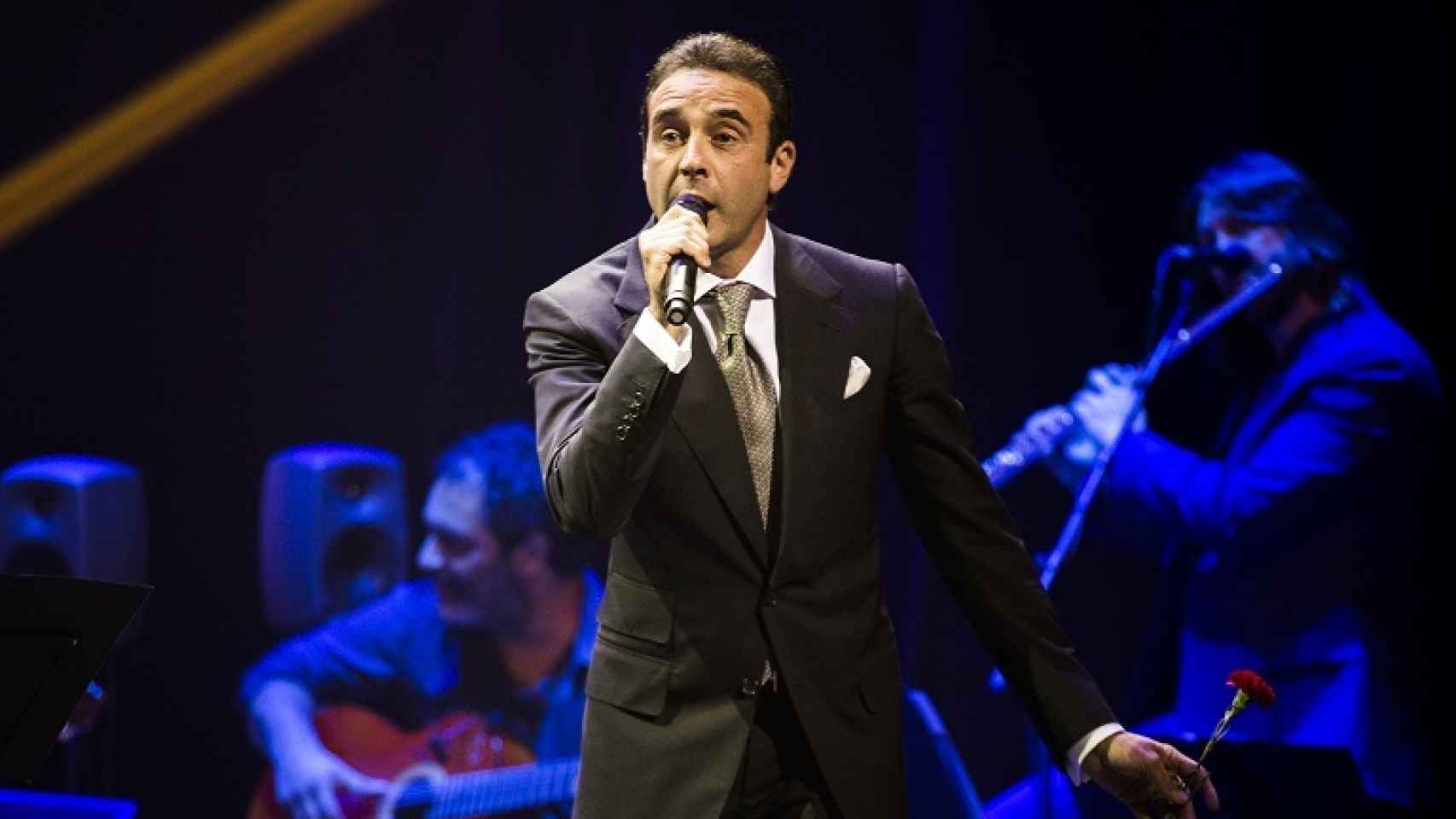 Ponce ha debutado en el Teatro Calderón como cantante