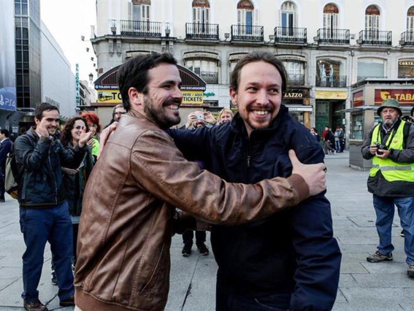 Fotografía colgada por IU en la red social Twitter de Pablo Iglesias y de Alberto Garzón.