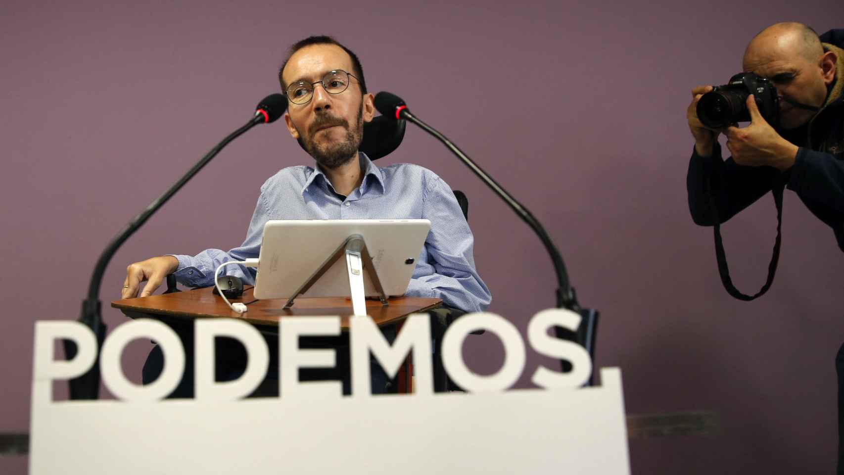 Pablo Echenique durante una rueda de prensa de Podemos.