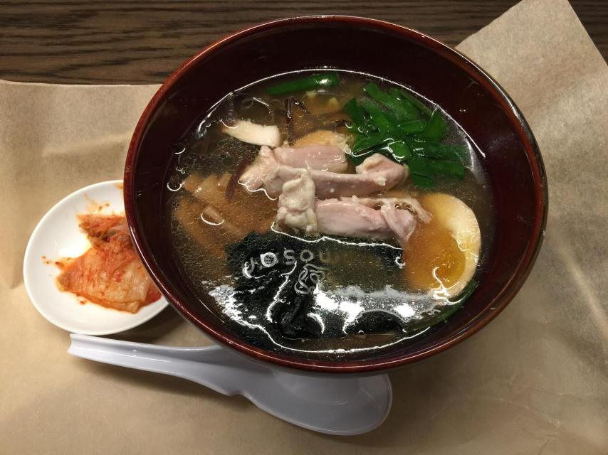 Ramen de pollo en Momosan.