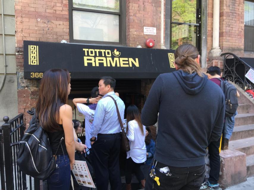 La cola para Totto Ramen.