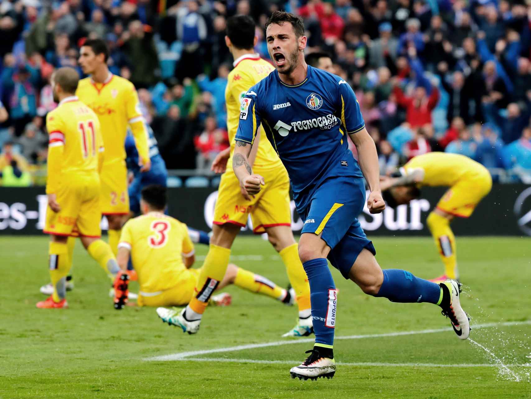 Álvaro Vázquez celebra un gol con el Getafe.