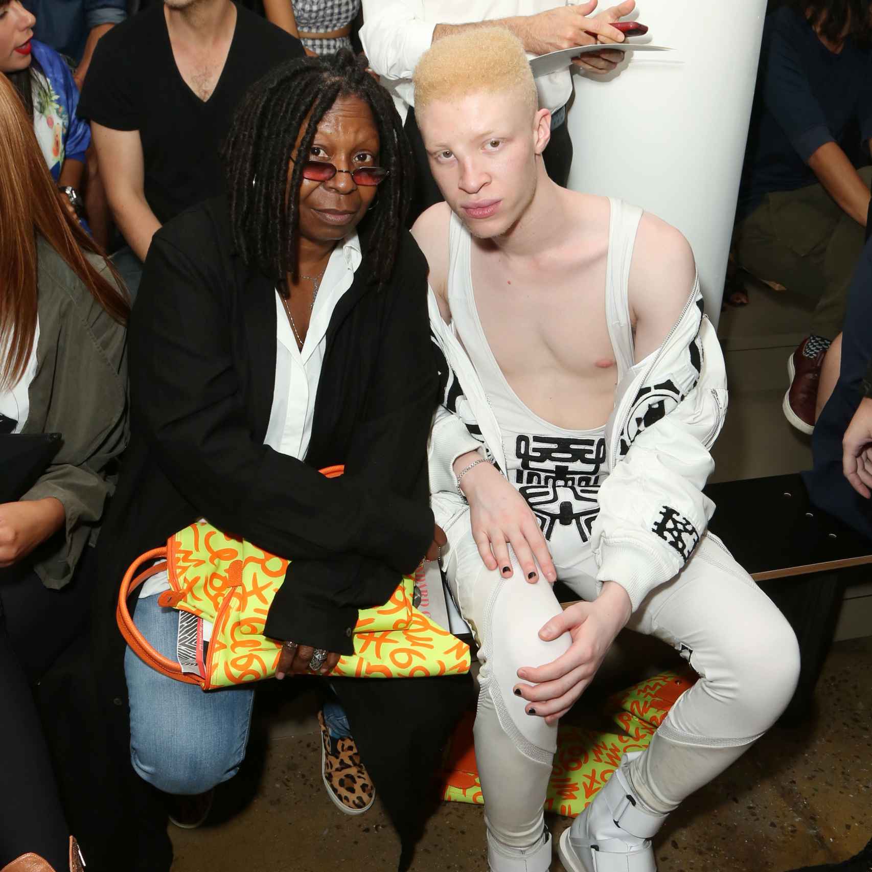 Whoopi Goldberg y Shaun Ross en la Fashion Week de Nueva York de 2014