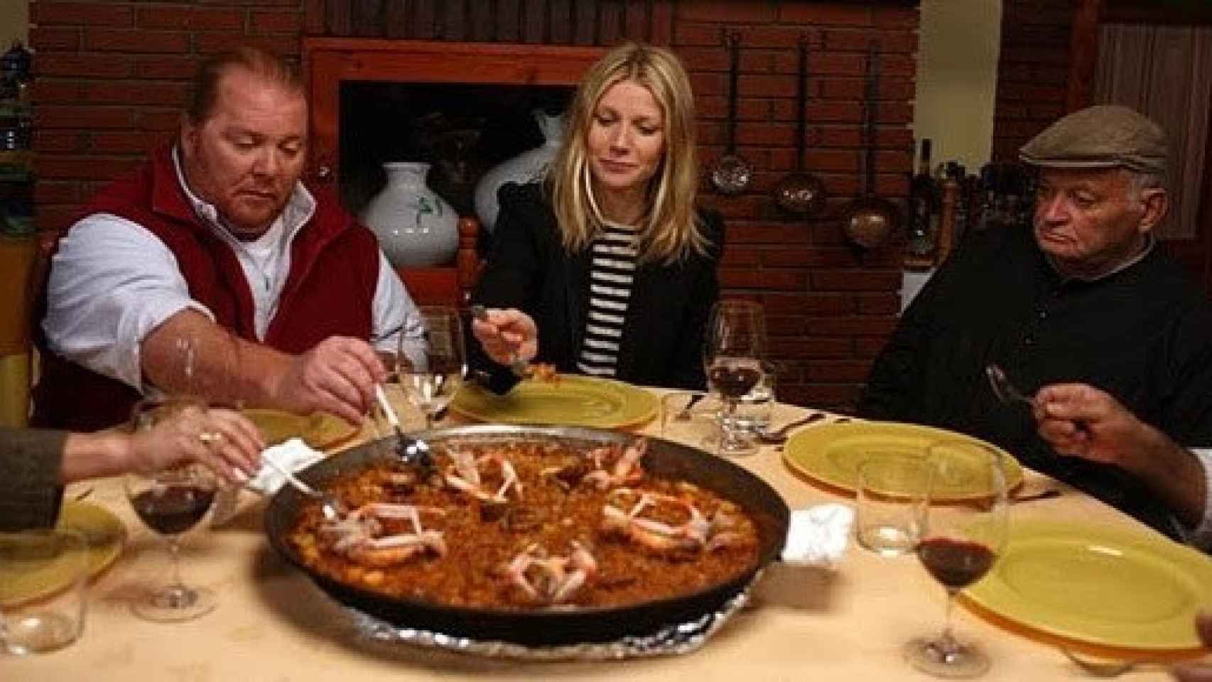 Gwyneth Paltrow comiendo paella en Talavera