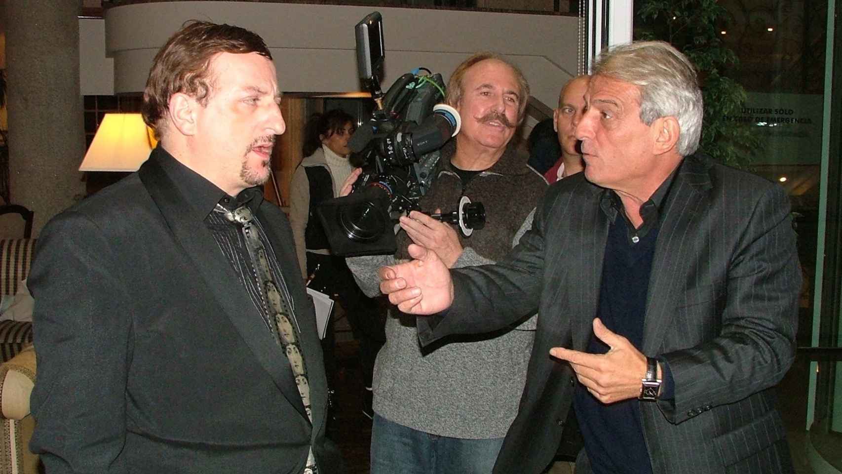 Javier Gurruchaga, Juan Pinzás y José Sancho en el rodaje de El desenlace.