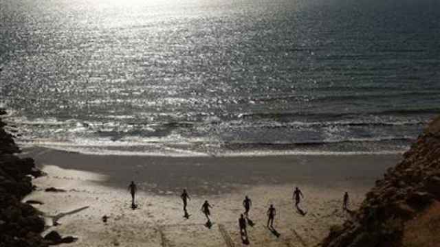 El TS avala la ordenanza que prohibe el nudismo en las playas urbanas de Cádiz