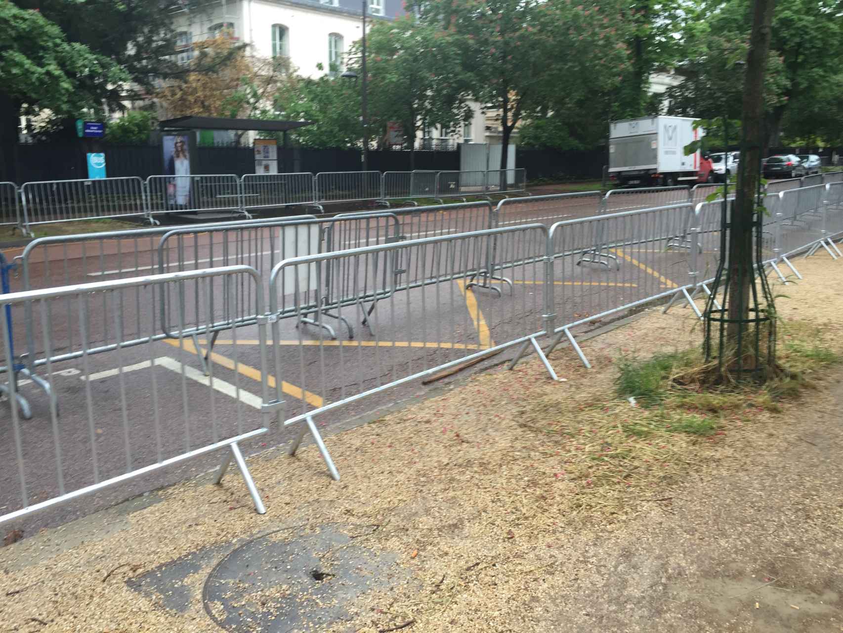 Perímetro de seguridad de Roland Garros en las calles de París.