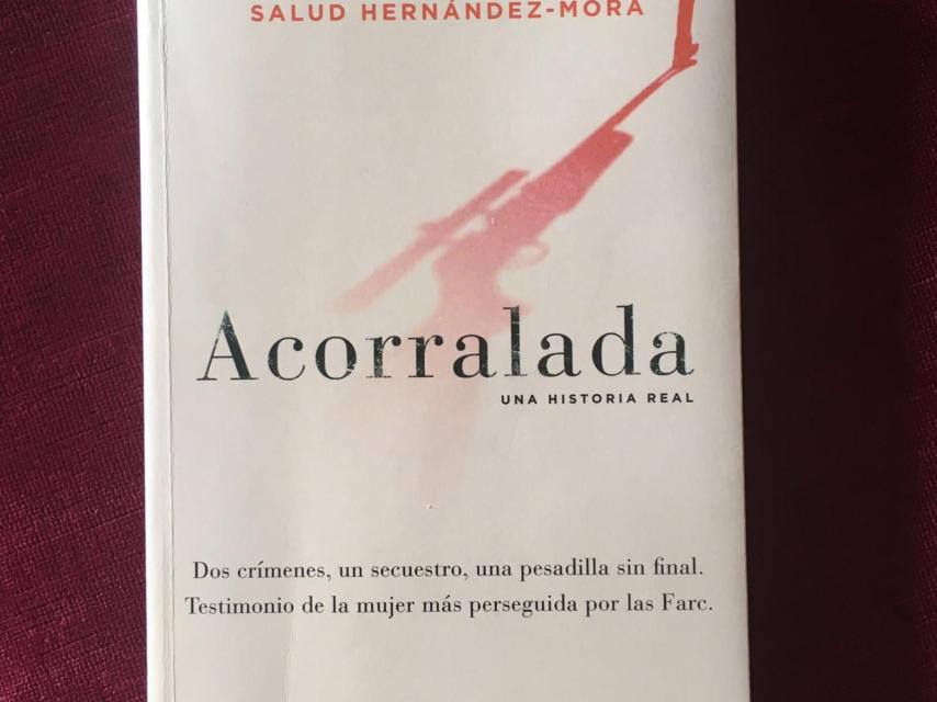 Portada de su último libro publicado, Acorralada