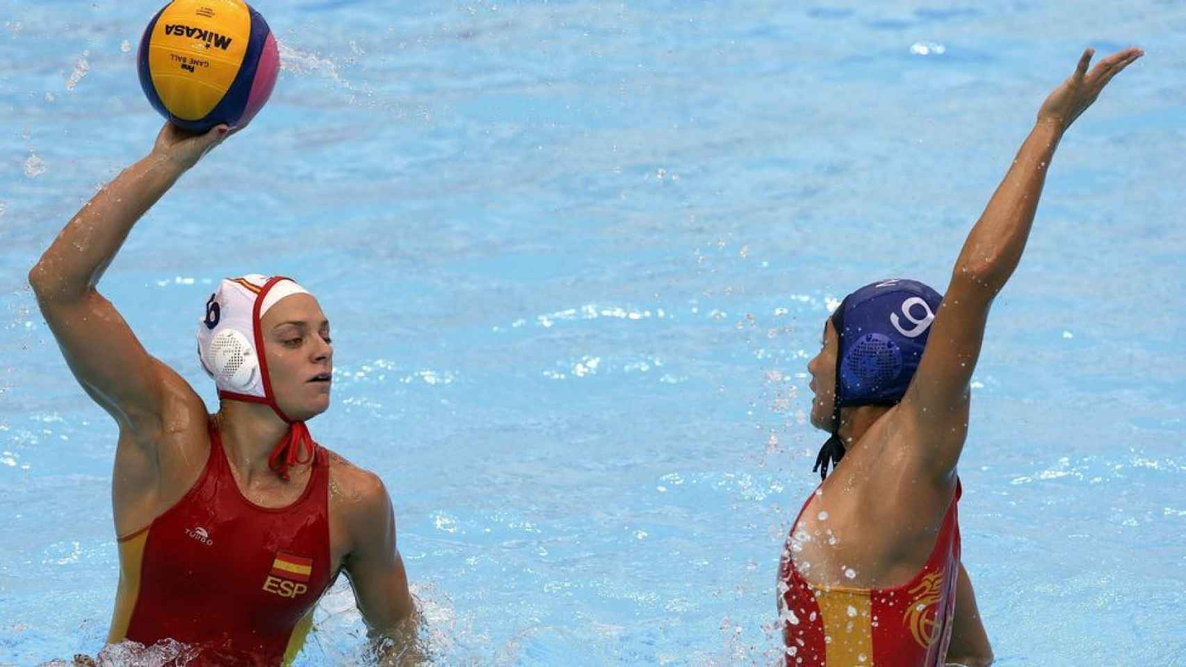Jennifer Pareja en un partido con la selección española de waterpolo.