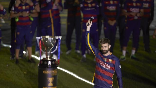 Gerard Piqué durante la celebración del doblete del Barça.