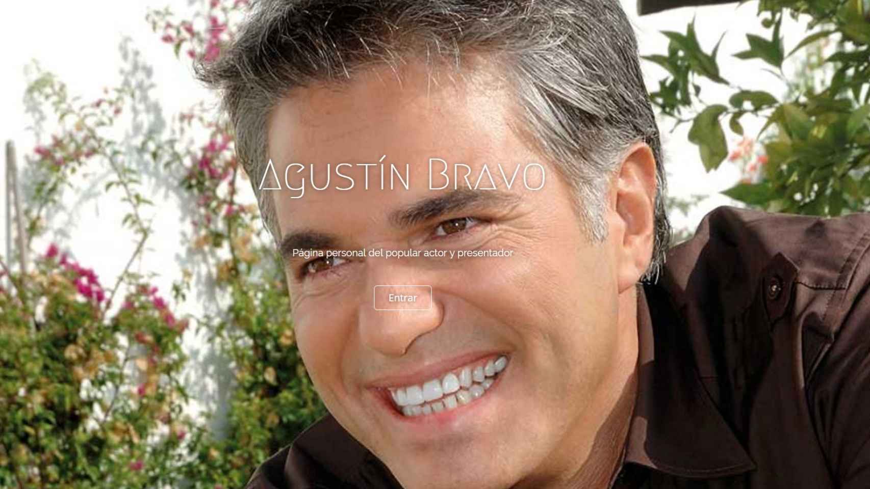 El presentador Agustín Bravo en la portada de su web.