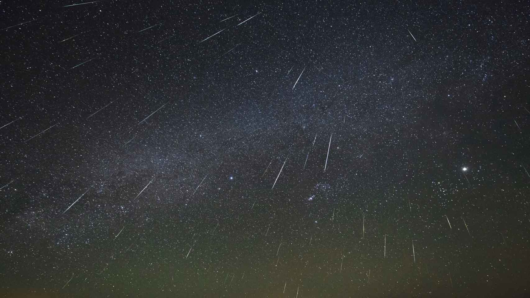 Imagen de una lluvia de meteoritos.